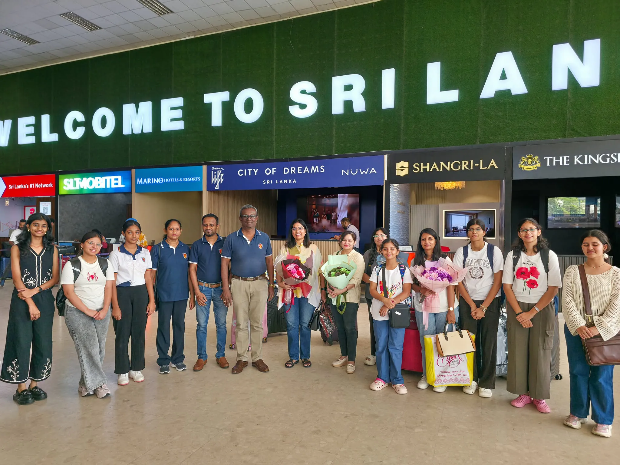 ඉන්දීය Seth M. R. Jaipuria පාසලේ නර්තන කණ්ඩායම දිවයිනට: හලාවත ආනන්ද විද්‍යාලයෙන් උණුසුම් පිළිගැනීමක්